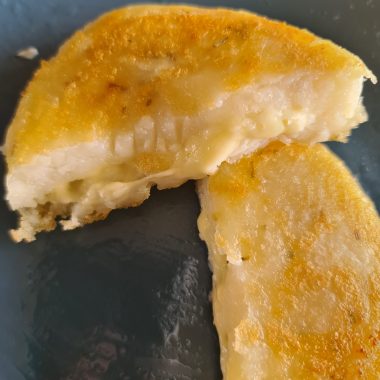 potato discs with rosemary and mozzarella
