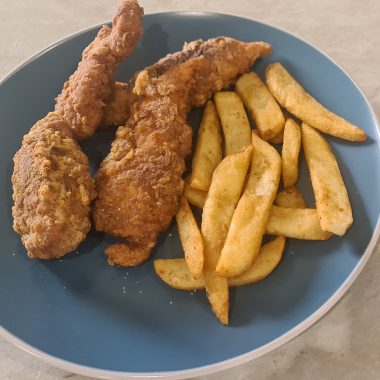 chicken tenders and chips